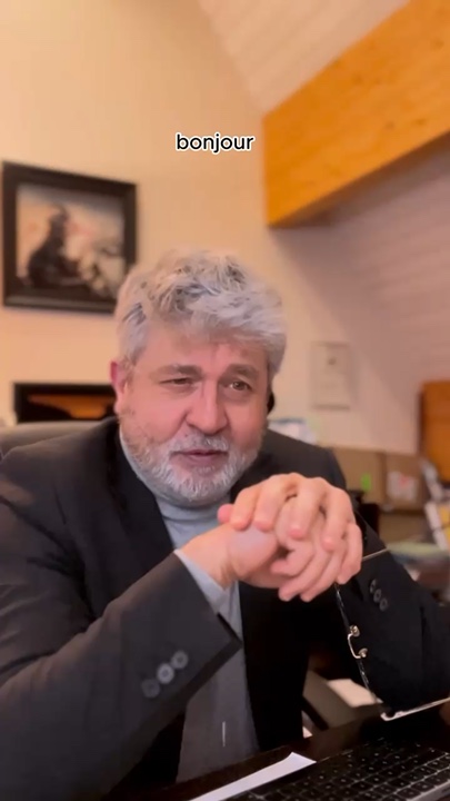 Emmanuel Bussière expliquant la différence entre un courtier et un agent général